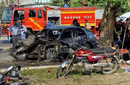 25 killed in blast in Lahore; including 9 policemen