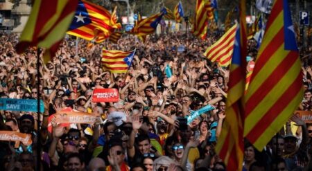 Huge rally Against Catalan Independence as Madrid moves in to take control