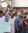 Muslims protesting in Pakistan - WTX News Breaking News, fashion & Culture from around the World - Daily News Briefings -Finance, Business, Politics & Sports News