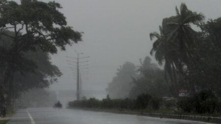 Live: Cyclone Fani hits India – More than 1M people evacuated