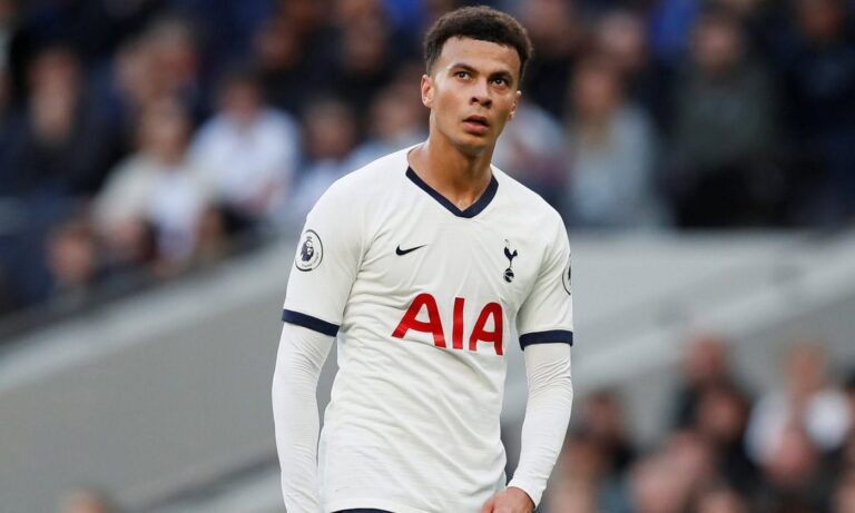 Tottenham midflielder Dele Alli held at knifepoint during robbery