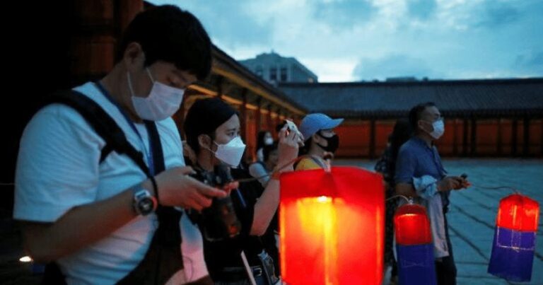 Thousands of South Korean doctors strike amid Covid-19 resurgence