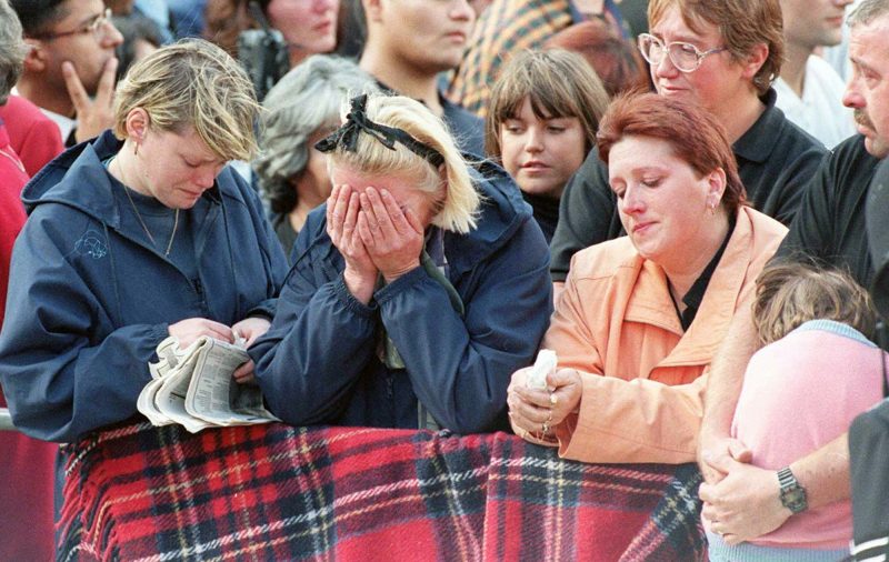 princess diana funeral princess diana 60 london kensington palace princess diana statue unveiling kensington palace