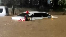 Deaths in flooded subway as torrential rain hits central China