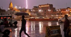 Lightning strike kills 16 taking selfies in India