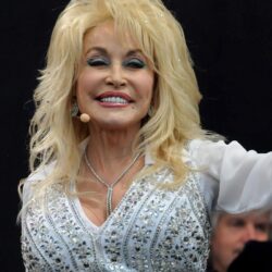 Dolly Parton praised for her response to ‘humiliating’ questions from Oprah Winfrey in unearthed interview