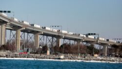 Canada border crisis – Ford plant shuts down as Canada truck blockade hardens