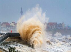 Storm Eunice: Rare red weather warning issued as govt hold emergency Cobra meeting 