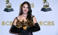 Grammy awards 2022: Olivia Rodrigo wins big and Ukraine’s Zelenskiy makes cameo