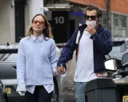 Harry Styles makes rare public comment about girlfriend Olivia Wilde and it’s super sweet