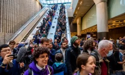 Crossrail: Elizabeth line hailed as ‘fit for a Queen’ as it opens