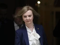 Liz Truss’s plan to revoke NI protocol ‘splits allies and risks trade war’