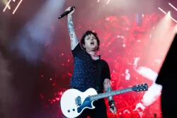 Green Day’s Billie Joe Armstrong to renounce his US citizenship over Roe vs Wade ruling