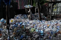 Canada announces ban on single-use plastics in ‘historic step’