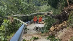 China quake death toll rises as roads reopen