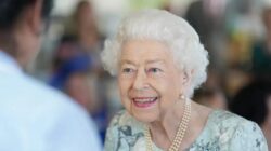 Fears for Queen’s health as Palace announces she’s under medical supervision 