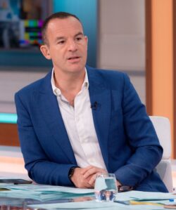 Martin Lewis issues warning about cost of living crisis as he picks up National Television Award