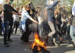 Students trapped amid Iran protests clashes 