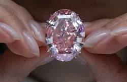 Pink diamond expected to fetch more than £20m at Hong Kong auction