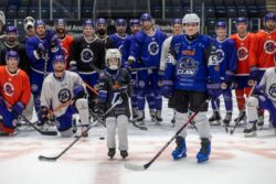 Young Ukrainian ice hockey fans train with Glasgow Clan