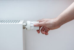 Is it better to keep your heating on low all day?