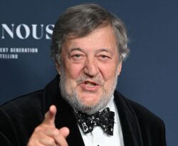 Stephen Fry quits Twitter to protest Elon Musk chaotic takeover