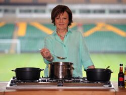 Blumen’ awful! Delia Smith takes a potshot at Heston’s cooking technique