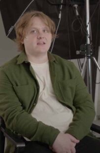 Lewis Capaldi’s a model ASOS employee as he takes control of photoshoot during brand HQ tour