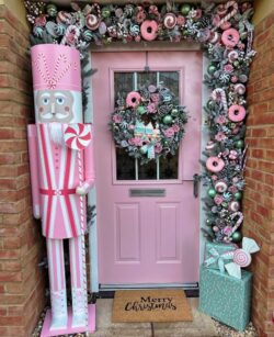 Neighbours are divided over this woman’s elaborate front door Christmas displays