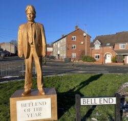 People throw eggs at gold penis-headed Putin statue in Bell End