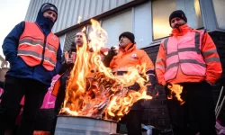 Border Force staff join strikes as postal workers take action again