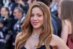 Shakira encourages fans to ‘know your worth’ in motivational New Year post about ‘heartache’ after divorce in 2022