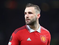 Luke Shaw hits out at ‘nonsense’ criticism of Manchester United teammate Lisandro Martinez