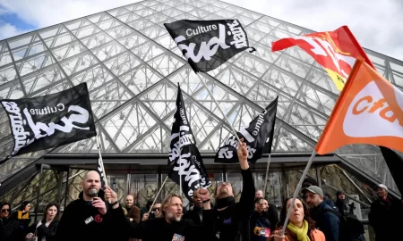 France pension reform: Hundreds of thousands continue strikes and protests 