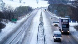 UK weather: Arctic blast blankets UK in ice and sleet, snow warnings in place 