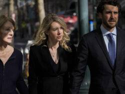 Elizabeth Holmes delays start to prison sentence