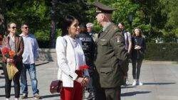 Russians in Berlin commemorate Victory day despite ban on Russian and Soviet flags