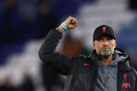 Jurgen Klopp has sent message to Man Utd and Newcastle, believes Gary Neville