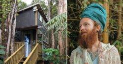 Man ditches supermarket job to live in self-built, Hawaiian jungle treehouse