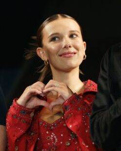 Newly-engaged Millie Bobby Brown flashes dazzling ring at Comic Con