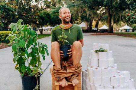 Man has used leaves instead of loo roll for 5 years – and he loves it