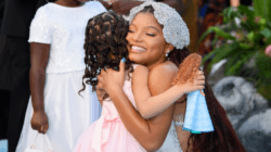 Halle Bailey makes young fan’s dreams come true with sweet embrace at The Little Mermaid premiere in London