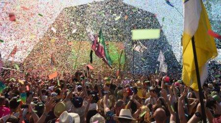 Glastonbury 2023: Latest festival weather, line-up and queue updates as thousands descend on Worthy Farm