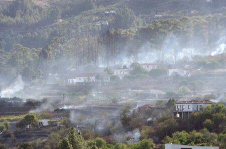 More than 500 people evacuated after heatwave sparks huge wildfire in Spain