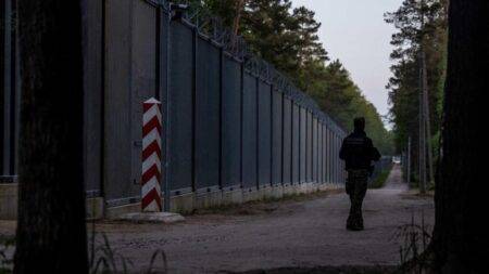 ? Live: Poland plans to send up to 10,000 soldiers to border with Belarus