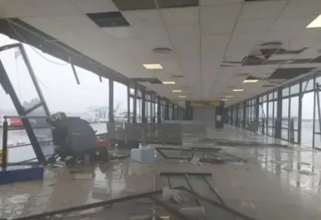 P&O Britannia cruise ship crashes during Mallorca storms