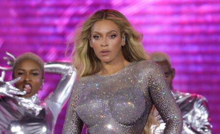 Beyoncé’s mum addresses rumours star brings own toilet seat on tour and her response has just added confusion