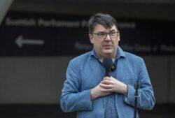 Graham Linehan tearfully performs on street after Edinburgh Fringe Festival show is axed over anti-trans views