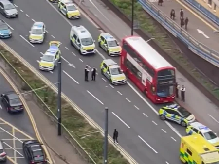 Major police incident under way near Croydon shopping centre – girl stabbed to death