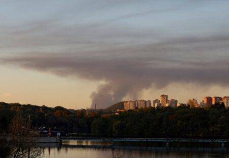 Russia stages massive offensive as fierce fighting continues in Ukrainian city